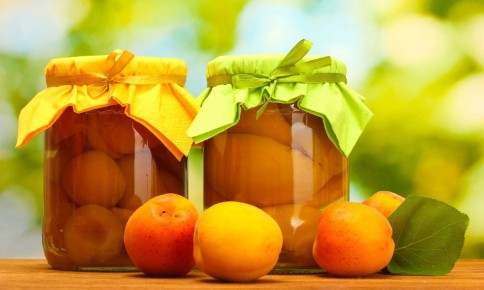 Персики в пряном винном сиропе: изысканный десерт с уникальным вкусом