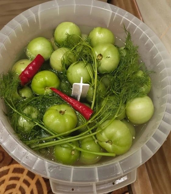 Зеленые помидоры: как простой рецепт может стать звездой вашего стола