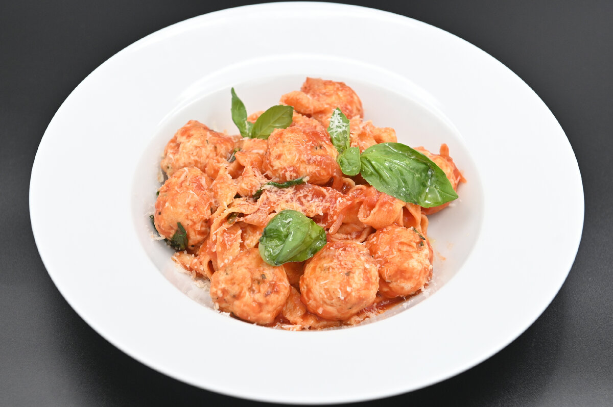 Нежная паста с куриными фрикадельками от шеф-повара Маттео Лаи