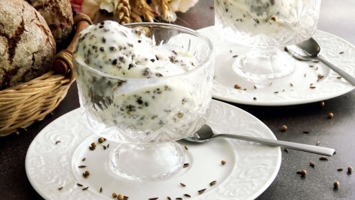 Необычное сливочное мороженое с бородинским хлебом и солодом