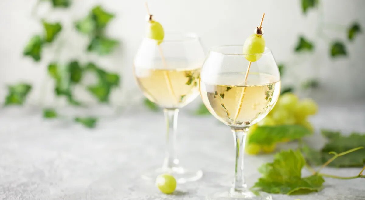 Секрет белого винного лимонада: освежающий коктейль всего из двух ингредиентов