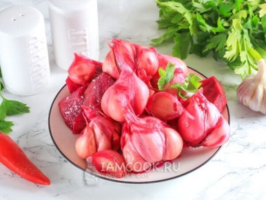 Удивительное кулинарное откровение: квашеный чеснок для настоящих гурманов