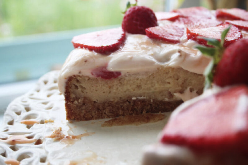 Клубничный чизкейк - "ненастоящий", но очень вкусный