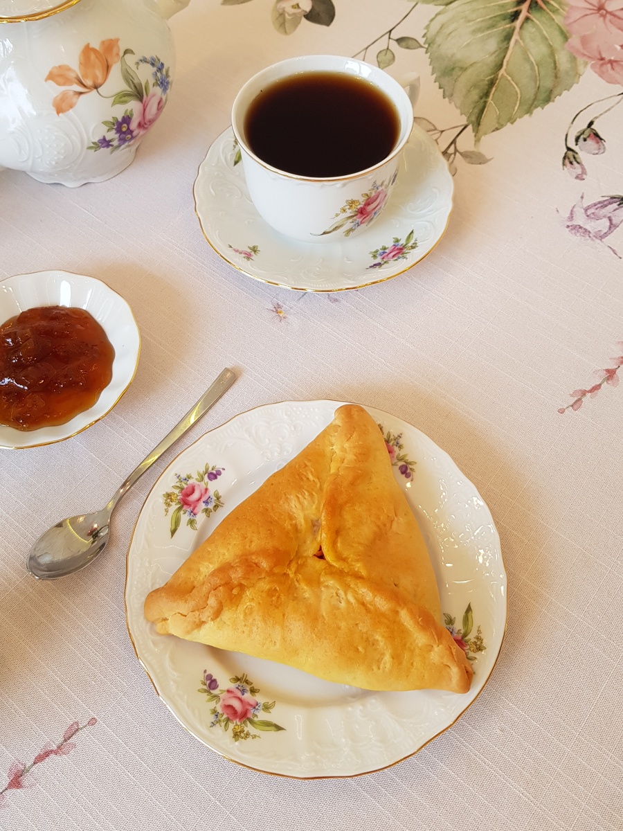 Рецепт идеальных пирожков с капустой и колбасой