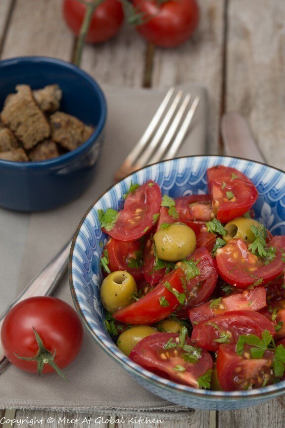 Непревзойденный салат сальса с помидорами и зелеными оливками