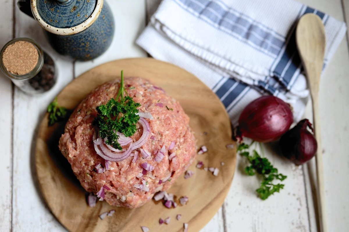 Секрет сочных котлет: главные ошибки с фаршем на кухне