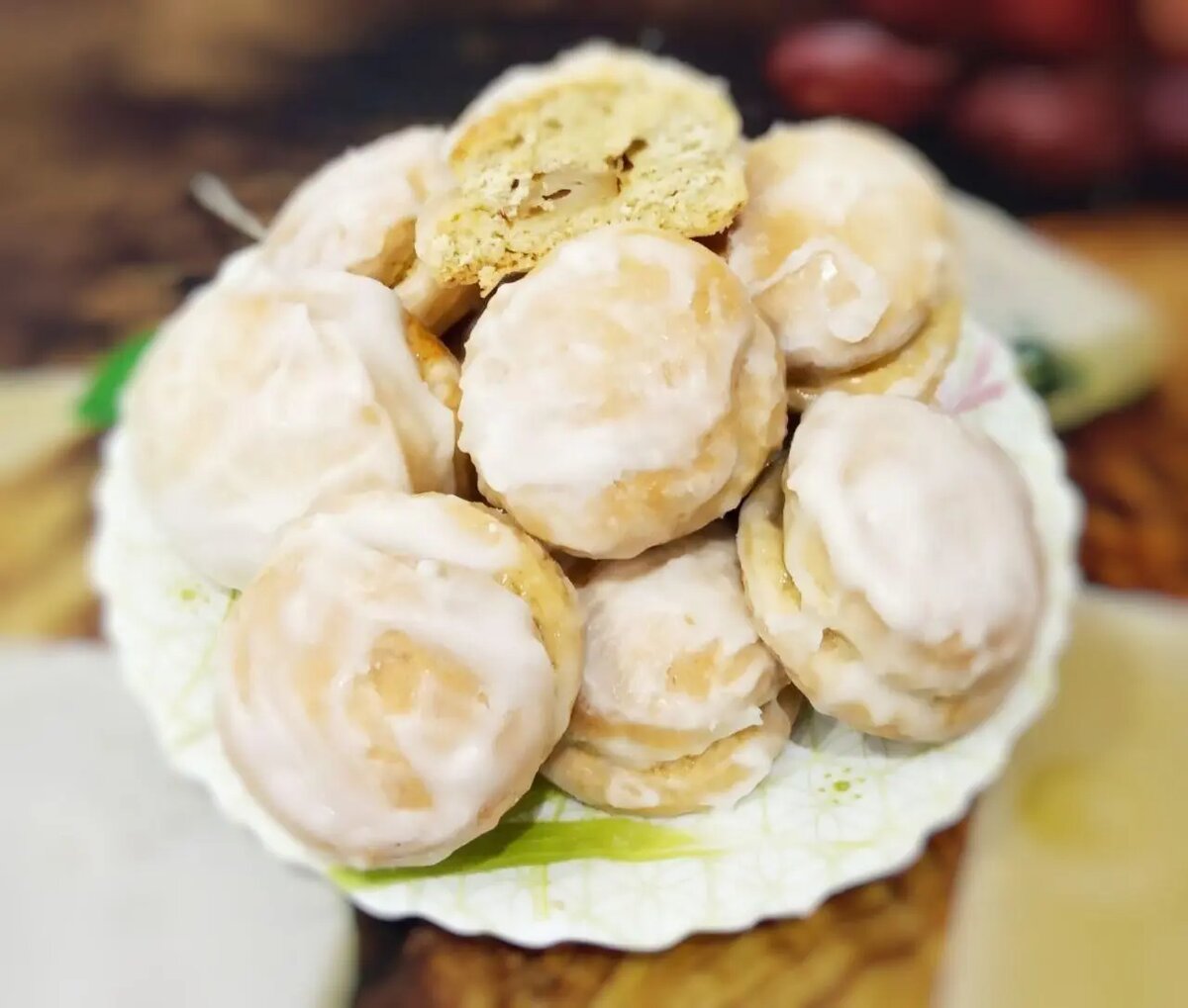 Нежные пряники с яблоками в молочной глазури: как приготовить лакомство для любого праздника