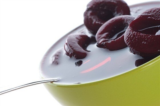 Ароматный сливовый компот с корицей для уютных вечеров