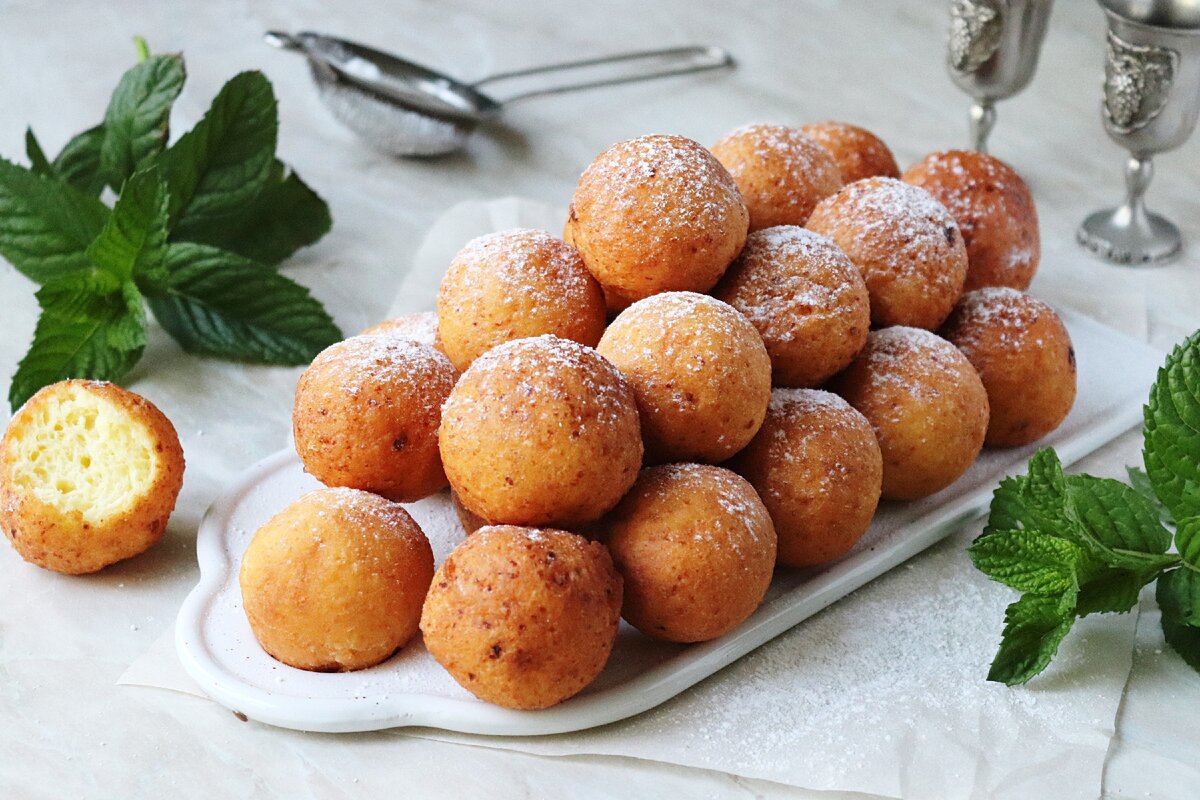 Колобки из творога во фритюре: сладкое искушение для всей семьи