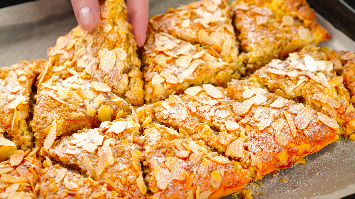 Нежный пирог с миндалём, который завоюет ваше сердце