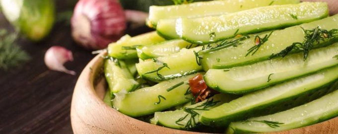 Нежные малосольные огурцы с ароматом тархуна и чеснока