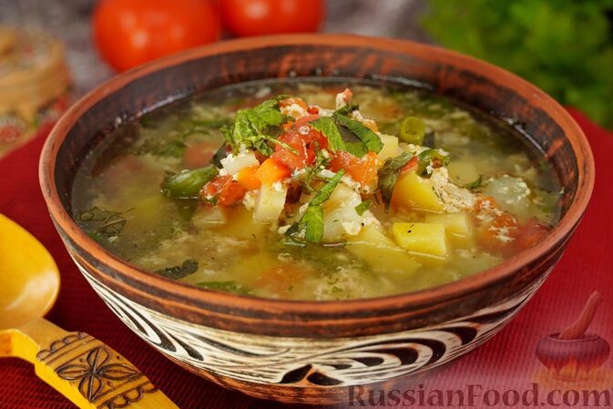 Тепло на тарелке: яркие супы для холодных дней