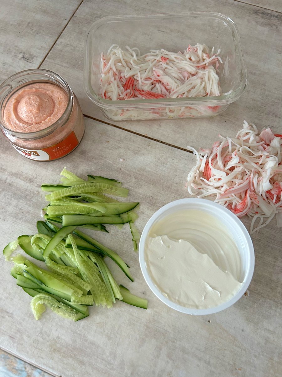 Суши-торт с крабовыми палочками: оригинальный кулинарный шедевр