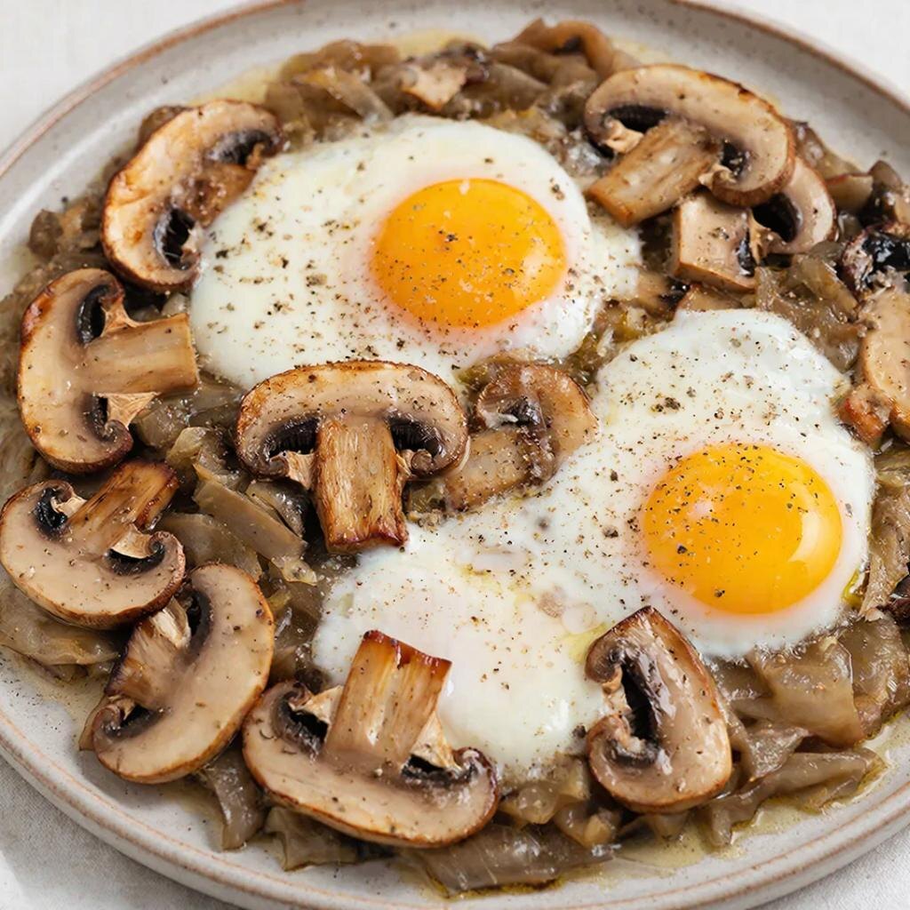 Непревзойденная глазунья с грибами: простое и вкусное блюдо