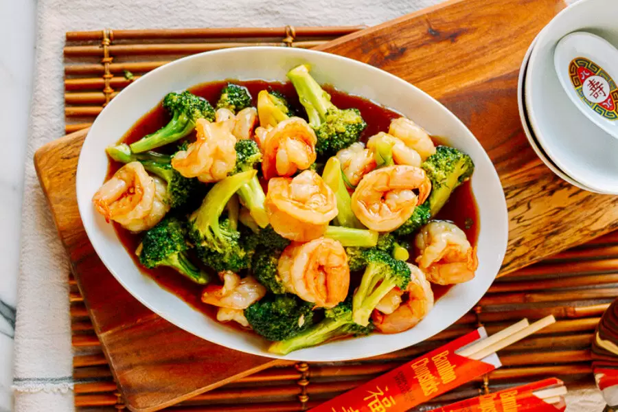 Креветки с брокколи в уникальном коричневом соусе