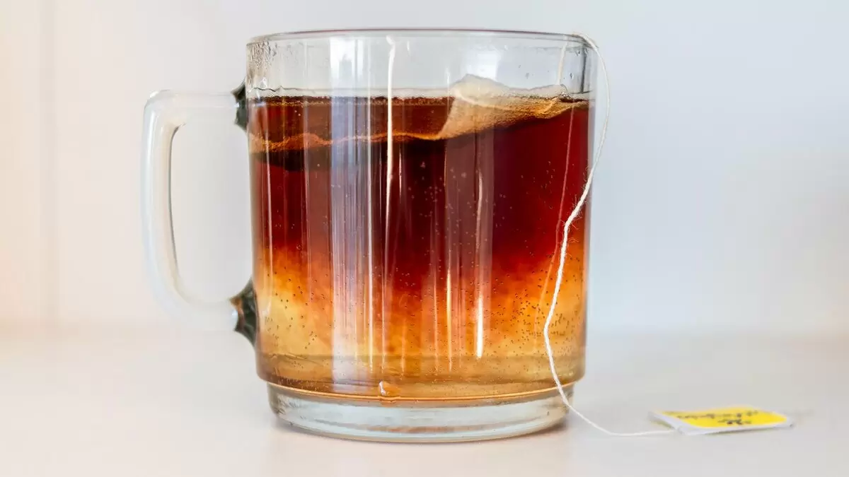 С чем связан эффект повторного заваривания чайного пакетика и зачем держать паузу