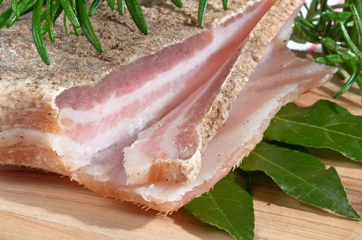 Как приготовить панчетту в домашних условиях: простой и вкусный рецепт