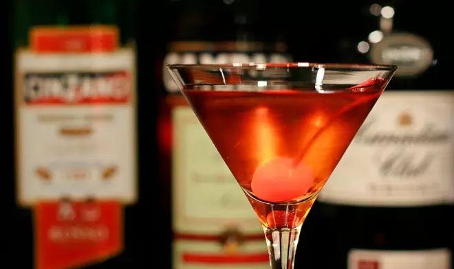 Вермут: История и разнообразие любимого напитка